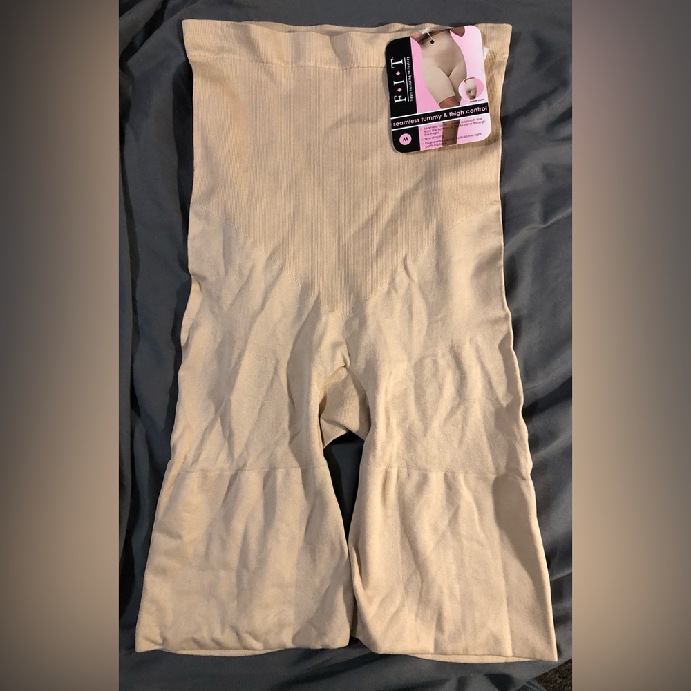 F.I.T Figure Improving Technology Light Control Seamless High Waist Shorts Med